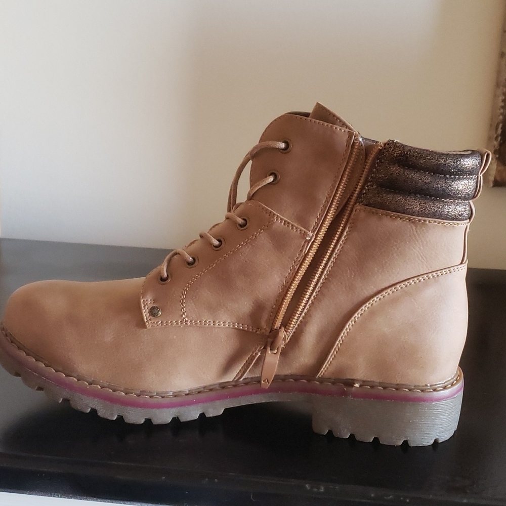 Size 11 US, fall boots